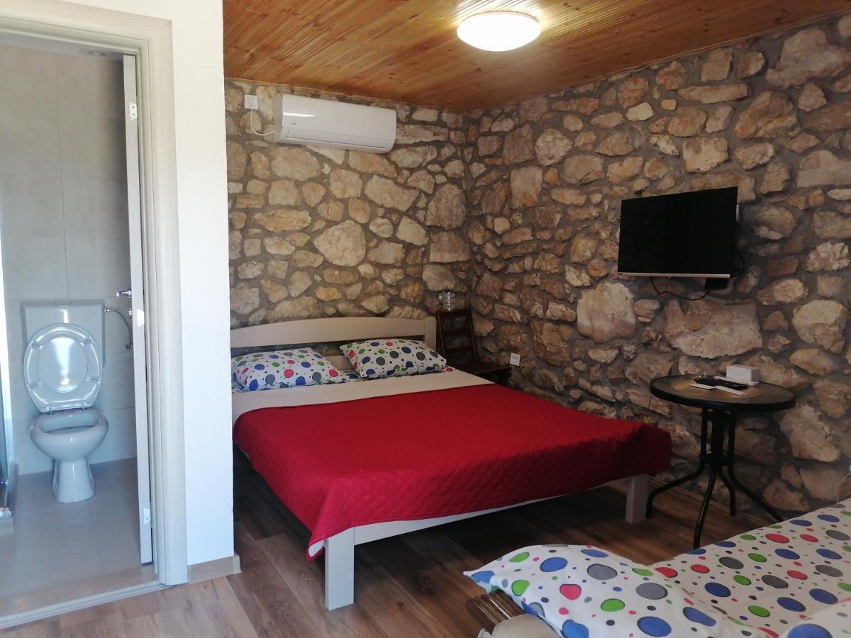 Apartmani Perosevic ดานิลอฟแกรด ภายนอก รูปภาพ