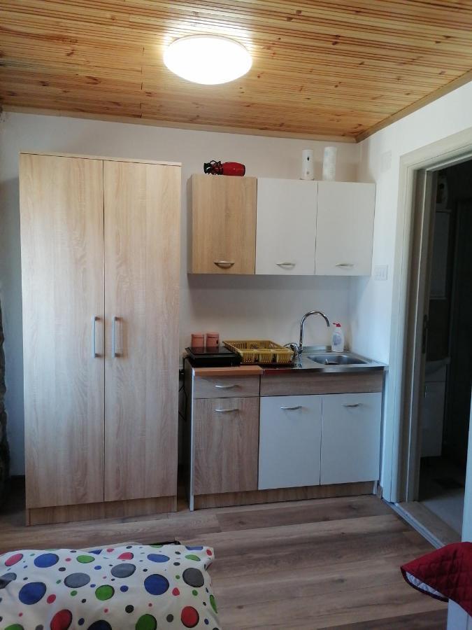 Apartmani Perosevic ดานิลอฟแกรด ภายนอก รูปภาพ